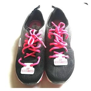 Skechers // memory foam // sneakers
